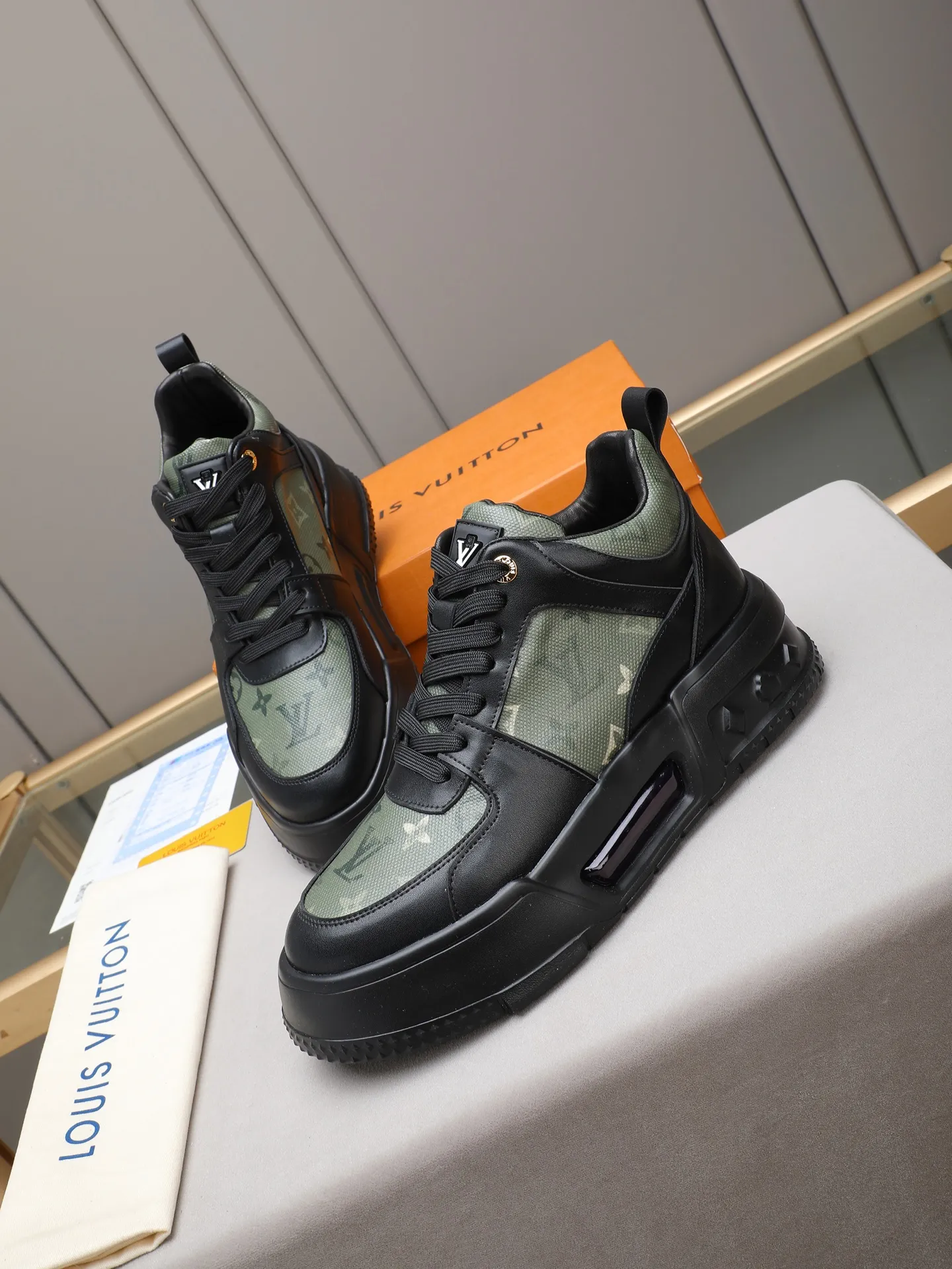 PP460 High Top Men's [LV] Autumn and winter high top classic hot style💝 👣👣Perfect last shape, beautiful design style 💋 💋This winter is no longer cold😢😢Cow leather➕LV special material➕Breathable sheep lining➕Non-slip and wear-resistant foam air cushion outsole🎩A must-have for fashionable men❗Number: 38-44 (45 custom-made) The real thing looks better🎬The real thing looks better👅, 5 colors to choose from